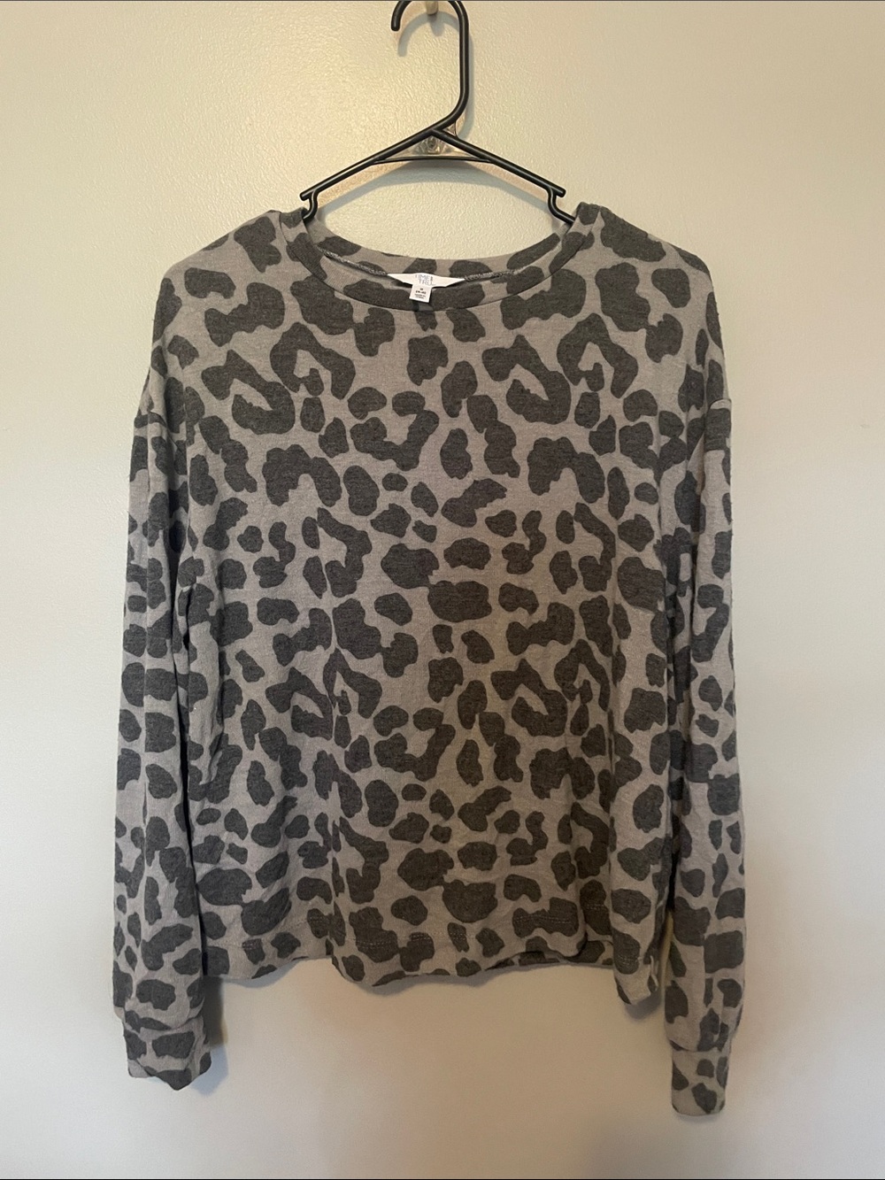 Time and Tru Gray Leopard Print Long Sleeve Tee